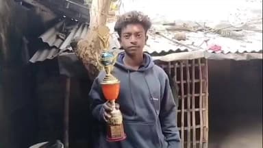 স্বরূপনগর: আন্তর্জাতিক ক্যারাটেতে স্বর্ণপদক জয় স্বরূপনগরের শনমের: চরম অভাবের মাঝেও বিশ্বজয়ের স্বপ্ন দুচোখে