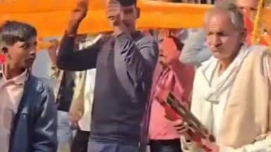 पथरिया: सतपारा गांव से निकली नर्मदा यात्रा पहुंची पथरिया, जगह-जगह पुष्प वर्षा से हुआ भव्य स्वागत