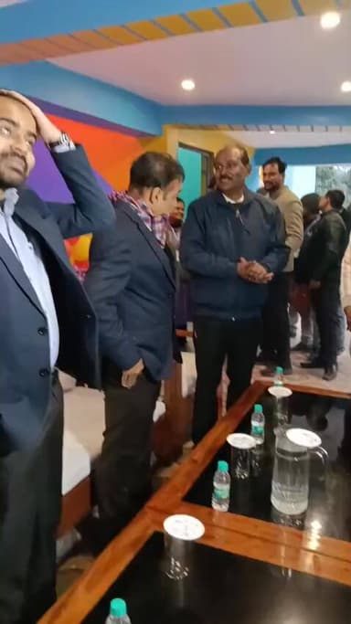 भागलपुर 09 जनवरी 2025:- बिहपुर, भागलपुर अवस्थित दयालपुर में दिव्या रीक्रिएशनल फिशरीज सेंटर उद्घाटन फीता काटकर जिलाधिकारी...