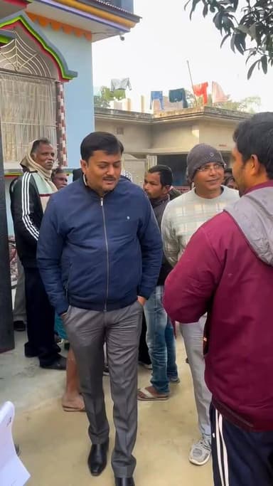 किशनगंज डीआरडीए डायरेक्टर ने किसान फार्मर रजिस्ट्रेशन शिविर का निरीक्षण किया