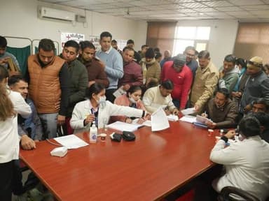 150 से ज्यादा पुलिस अधिकारियों व जवानों का जांचा स्वास्थ्य
रोहतक : पुलिस अधीक्षक श्री सुरेन्द्र सिंह भौरिया के दिशानिर...