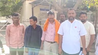 बार्शीटाकळी: मायक्रो फायनान्स मध्येलूट गुंड प्रवृत्तीच्या लोकांकडून वसुली सुरू क्रांतिकारी शेतकरी संघटनेचे जिल्हाधिकाऱ्यांना निवेदन