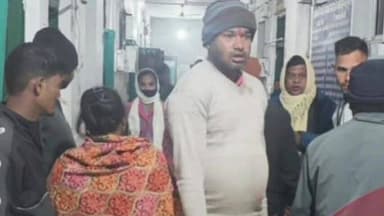 बंदगांव: कराईकेला में बैंक ऑफ इंडिया के पास सड़क दुर्घटना, चाचा-भतीजा घायल, अस्पताल में इलाज जारी