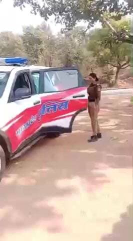 बड़ागांव धसान: बुड़ेरा क्षेत्र में पुलिस का सराहनीय कार्य, गर्भवती महिला को अस्पताल पहुंचाया