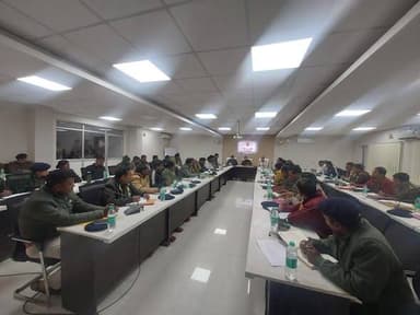 पलामू पुलिस अधीक्षक कार्यालय में क्राइम मीटिंग का आयोजन, अपराध नियंत्रण एवं प्रशासनिक बिंदुओं पर गहन समीक्षा।
पलामू जिल...