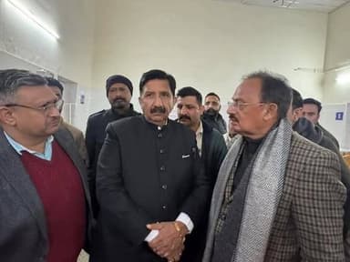 हरिपुरधार बस हादसा: मेडिकल कॉलेज नाहन पहुँचे डिप्टी सीएम व मंत्री, घायलों का जाना कुशलक्षेम #himachal
#nahan
हरिपुरधार...