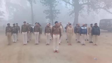 सिंघेश्वर: पुलिस प्रशासन के बीच अनुशासन बनाए रखने के लिए पुलिस केंद्र सिंघेश्वर में परेड का आयोजन किया गया