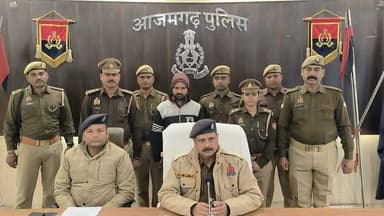 🔴 आजमगढ़ में मोबाइल दुकान चोरी का सनसनीखेज खुलासा 🔴
महज़ 06 घंटे में कोतवाली पुलिस ने “मनोज कन्हैया मोबाइल” दुकान में हु...
