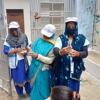 अमृत मित्रों ने घर-घर जाकर जल की गुणवत्ता का परीक्षण किया, लोगों को जागरूक किया
--
कलेक्टर श्रीमती जमुना भिडे के निर्द...