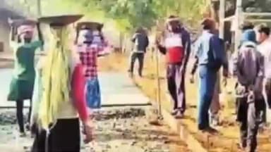 डुमरिया: पलाशबनी पंचायत में सड़क निर्माण में अनियमितता का आरोप, ग्रामीणों ने जताई नाराज़गी