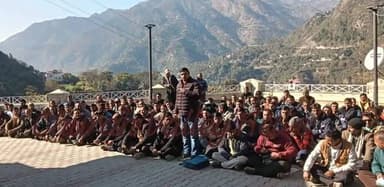 एस.पी.ओ. कल्याण संघ चम्बा की नई कार्यकारिणी गठित, नरेण सिंह जरयाल तीसरी बार निर्विरोध चुने गए अध्यक्ष ।
हिमाचल 84 टीवी ...