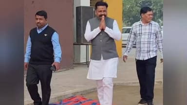 મહેમદાવાદ: નોલેજ હાઇસ્કૂલ ખાતે ધારાસભ્યશ્રી એવા અર્જુનસિંહ ચૌહાણની ઉપસ્થિતીમાં લોક પ્રતિનિધિ સાથે સંવાદ નો યોજાયો ભવ્ય કાર્યક્રમ