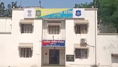 વાલિયા: વટારીયા ગામની જૂની સુગર કોલીનીમાં તસ્કરોએ બંધ મકાનને નિશાન બનાવી સોના-ચાંદીના ઘરેણાં અને 20 હજાર રોકડા મળી ચોરી