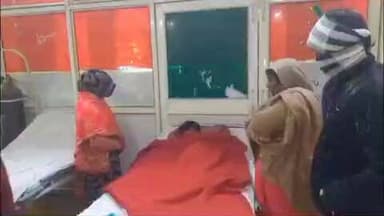 जसराना: नगला मदार में खेलते समय खोलते दूध पर गिरने से 6 साल की मासूम बच्ची झुलसी