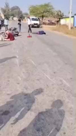 गांगड़तलाई: चोरड़ि स्कूल के पास नशे में चालक ने सामने से आ रहे वाहन को मारी टक्कर, पिता-पुत्र गंभीर घायल