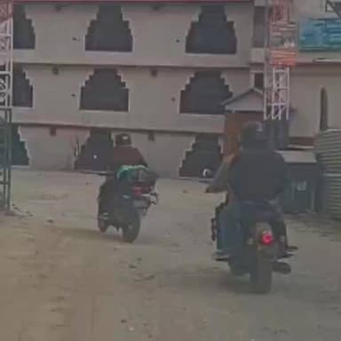 सांगला: सांगला घाटी में सूखा पड़ा, बर्फबारी का इंतजार, रोजाना पहुंच रहे सैकड़ों पर्यटक पहाड़ों में बर्फबारी का कर रहे दीदार