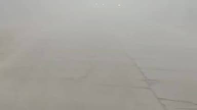 चिड़ावा: कोहरे की आगोश में लिपटे चिड़ावा-पिलानी शहर, सर्द हवाओं ने थामी रफ्तार, लोग ठिठुरते नजर आए