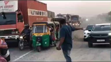 પલસાણા: કરણ ગામે મોપેડ લઈ રસ્તો ઓળંગી રહેલા 60 વર્ષીય મગનભાઇને અજાણ્યા વાહનની અડફેટે લેતા હોસ્પિટલ ખસેડ્યા