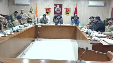 अमरोहा: अमरोहा में अपराधियों पर सख्ती, एसपी अमित कुमार आनंद का फरमान- अपराधी चुन-चुन कर जाएंगे जेल