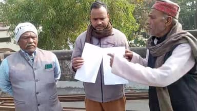 भूमि संरक्षण अधिकारी संत कबीर नगर के ठेकेदार द्वारा जबरदस्ती किसानों के खेत में नाली बनाई जा रही है इसके विरोध में किसान