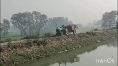 शिकारपुर: पहासू थाना क्षेत्र के गंगागढ़ गांव के पास खनन माफियाओं ने सरकारी रजवाहे बंम्बे की पटरी को काट डाला