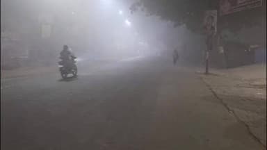 पडरौना: कुशीनगर में फिर बिगड़ा मौसम, कोहरा, बादल और सर्द हवाओं से बढ़ी गलन