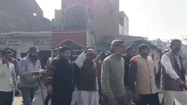 महमूदाबाद: महमूदाबाद में अवैध अतिक्रमण को लेकर प्रशासन पर दबाव, अम्बरीष गुप्ता ने एसडीएम को सौंपा ज्ञापन