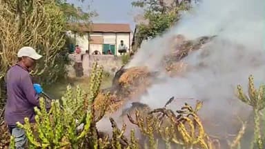 ખંભાત: મોતીપુરા ગામે પરાળના ગંઠામાં આગ ભભુકતા પરાળના ગંઠા બળીને ખાખ.