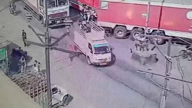 बागली: इंदौर-बैतूल हाईवे के चापड़ा चौराहे पर दर्दनाक सड़क हादसे में कंटेनर से दबकर एक व्यक्ति की मौत