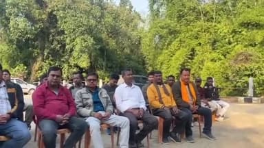 সোণাৰি: সোণাৰিত ক্ষুদ্ৰ চাহ খেতিয়কৰ সৈতে অন্তৰংগ আলাপ অনুষ্ঠানৰ আয়োজন