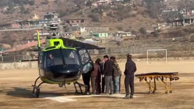 पुरोला: पुरोला से अस्थमा अटैक से गंभीर रूप से पीड़ित एक महिला को हेली एंबुलेंस के माध्यम से एम्स किया गया रेफर