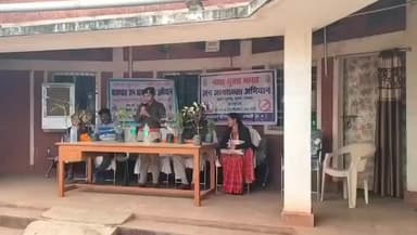 कुरूद: सड़क सुरक्षा माह के तहत ग्राम छाती में हुआ कार्यक्रम, निकाली गई हेलमेट जागरूकता रैली