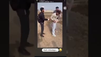 #बुलंदशहर | #खुर्जा दबंगई का वीडियो सोशल मीडिया पर वायरल, मामूली बात पर युवक की बेरहमी से पिटाई।