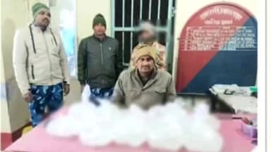 खरीक: वाहन जांच में 40 लीटर देशी शराब के साथ एक व्यक्ति गिरफ्तार