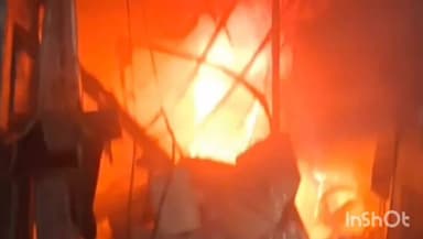 भानपुर: वाल्टरगंज कस्बे में स्वर्ण व्यवसायी के घर में अज्ञात कारणों से लगी आग, लाखों का सामान जलकर हुआ खाक