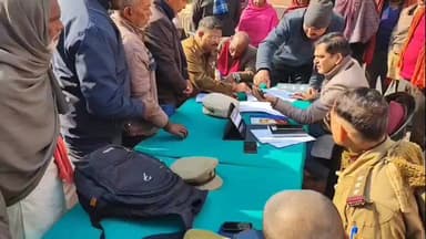 बैरिया: बैरिया थाना समाधान दिवस पर उपजिलाधिकारी ने सुनी फरियादियों की फरियाद, 9 मामलों में से केवल 2 का हुआ त्वरित निस्तारण