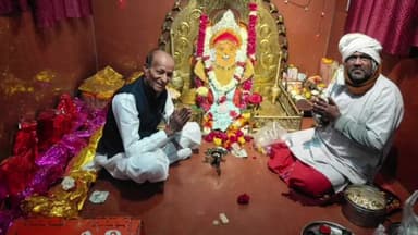 खिलचीपुर: सोयत लाखा वीर हनुमान मंदिर में धार्मिक कार्यक्रम में शामिल हुए विधायक हजारीलाल दांगी, की पूजा-अर्चना