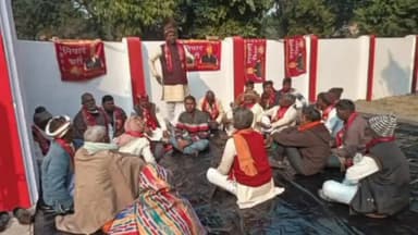 बांसडीह: बांसडीह डाक बंगला में शीर्ष नेतृत्व के निर्देशन पर निषाद पार्टी के कार्यकर्ताओं की महत्वपूर्ण बैठक आयोजित की गई