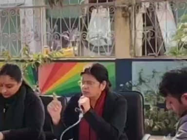 नौगावां सादात: नौगांवा सादात में बीएलओ की समीक्षा बैठक, एसडीएम सुनीता सिंह और तहसीलदार लकी सिंह ने दिए निर्देश