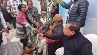 जगदीशपुर: दुल्हिनगंज में शोकसभा कार्यक्रम में विधान परिषद सभापति अवधेश नारायण सिंह ने उषा कुमारी को दी श्रद्धांजलि