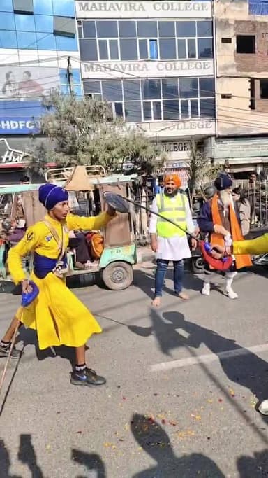 #Live पूर्व मंत्री मनीष ग्रोवर कर रहे नगर कीर्तन का स्वागत, देखें live