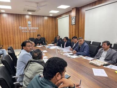 *जिला कलक्टर ने की ग्रामीण विकास एवं पंचायती राज विभाग की योजनाओं व कार्यों की समीक्षा*
*योजनाओं के प्रभावी क्रियान्वयन...