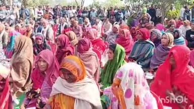 भोगनीपुर: कछगांव में नोडल अधिकारी जीएस प्रियदर्शी ने ग्राम चौपाल लगाकर ग्रामीणों की समस्याएं सुनीं, समयबद्ध निस्तारण के दिए आदेश