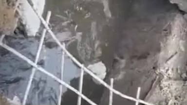 खुर्जा: फूटा दरवाजा के पास नई पुलिया टूटी, पालिका ने ठेकेदार को जारी किया नोटिस, निर्माण कार्यों की जांच