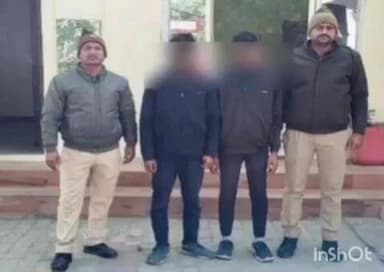 कैसरगंज: जरवल रोड पुलिस ने चोरी की ट्राली व मोटरसाइकिल के साथ दो अभियुक्तों को किया गिरफ्तार, सामान बरामद