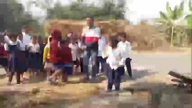 মথুরাপুর ২: মাঠে নেমে চাষাবাস শিখল পড়ুয়ারা, কৃষকদের পরিশ্রম সম্পর্কে বাস্তব অভিজ্ঞতা উলুবাড়ী বেড়মাল অবৈতনিক প্রাথমিক বিদ্যালয়ের