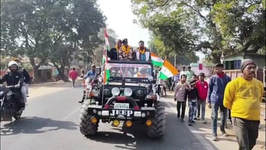 जमुआ: आईटीबीपी 2025 उत्तीर्ण कर गांव लौटे राहुल कुमार का करिहारी में ढोल-नगाड़ों से भव्य स्वागत