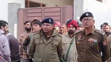 ਪਠਾਨਕੋਟ: ਯੁੱਧ ਨਸ਼ਿਆਂ ਵਿਰੁੱਧ ਮੁਹਿੰਮ ਦੇ ਤਹਿਤ ਪਠਾਨਕੋਟ ਦੇ ਪ੍ਰੇਮ ਨਗਰ ਵਿੱਚ ਇੱਕ ਘਰ ਨੂੰ ਕੀਤਾ ਗਿਆ ਢਹਿ ਢੇਰੀ।