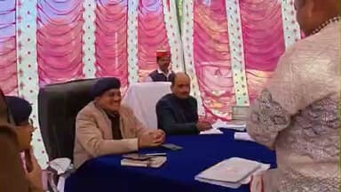 तिर्वा: तिर्वा कोतवाली में समाधान दिवस पर डीएम और एसपी ने सुनीं शिकायतें, कोतवाली गेट पर कूड़े को देख डीएम के चढ़े देवर