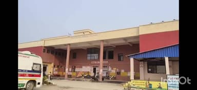 पिपरा: बेलोदर मोड़ के पास NH-139 पर बाइक और टेंपो की टक्कर, दो युवक गंभीर रूप से घायल